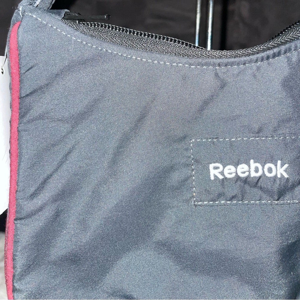 Vintage Reebok - Picture 2 of 4